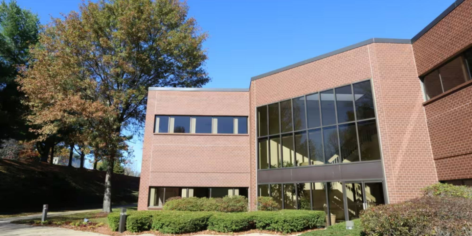 Gordon Brothers and Ciminelli Real Estate acquire 93,500 s/f building for $19.8 million